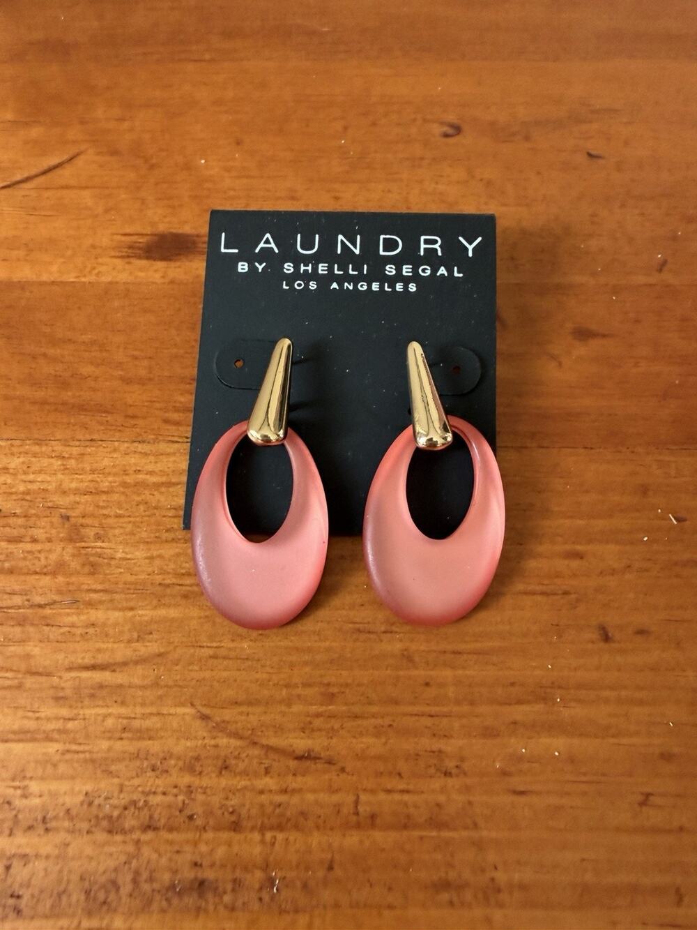 Laundry by Shelli Segal Pink Frosted Resin Gold Tone Drop Earrings NWT